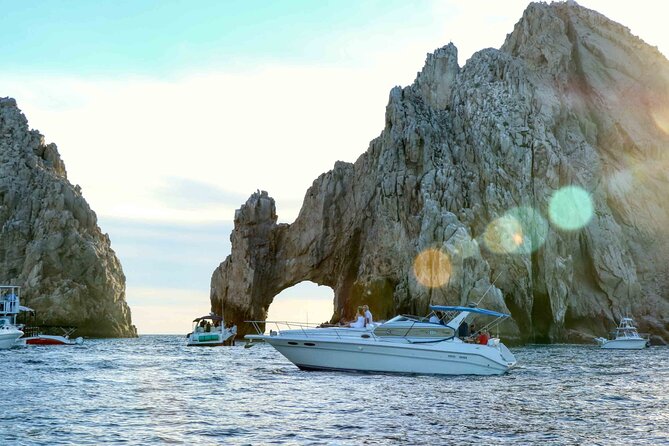 1 Hour Cabo Highlights on a 33ft Luxury Yacht - What you’ll see in one hour: Pelican Rock, El Arco, and the bay