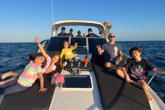 1 Hour Cabo Highlights on a 33ft Luxury Yacht - What’s included vs. what you should plan for