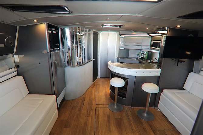 4-hour Private Yacht Cruise in Cabo - Drinks and snacks: what the included bar actually adds