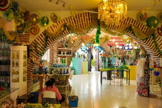 6-Hour Guided City and Cruise Tour of Los Cabos with Lunch - Glass-blowing and chocolate: artisan demos that actually make sense