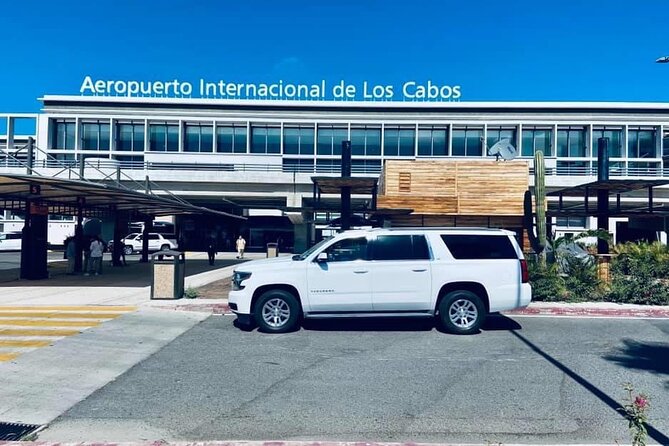 Airport Los Cabos Private Transportation - Drinks, music, and the small comforts that matter after a long flight