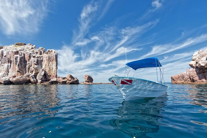 All-Inclusive catamaran Espiritu Santo Island Tour from Los Cabos - Espiritu Santo’s Sea of Cortez Setting