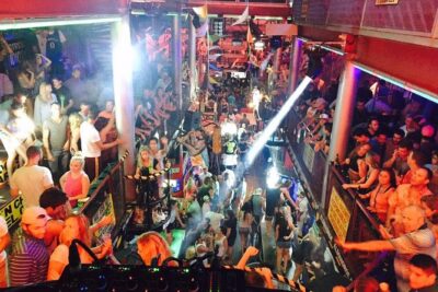 All you can drink (3 hrs) - El Squid Roe Los Cabos - Entering the club: getting past the wait with express access