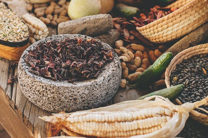 Authentic Mexican Legacy Cooking Class in Cabo San Lucas - Tlayuda de la Huerta: A Main Course With Layers You Can Taste