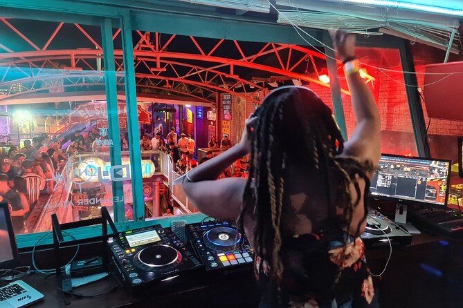 Cabo Bar Crawl - The BEST Bar and Clubs in Cabo - How the Cabo Bar Crawl Timeline Really Moves
