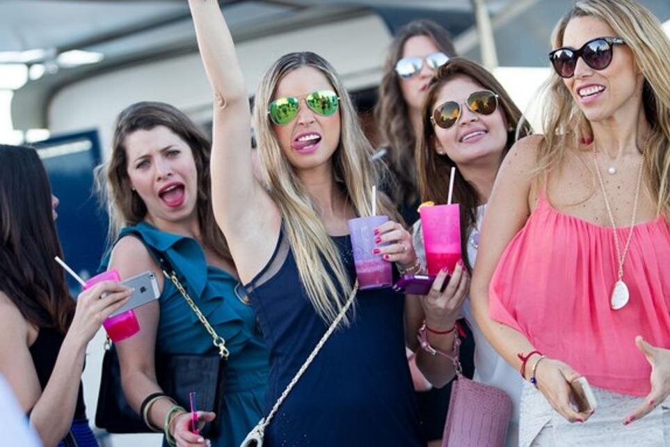 Cabo Boat Tour: Drinks, Lunch, Snorkeling, Dancing, and Transport - Lunch and Drinks: What the Open Bar Really Feels Like