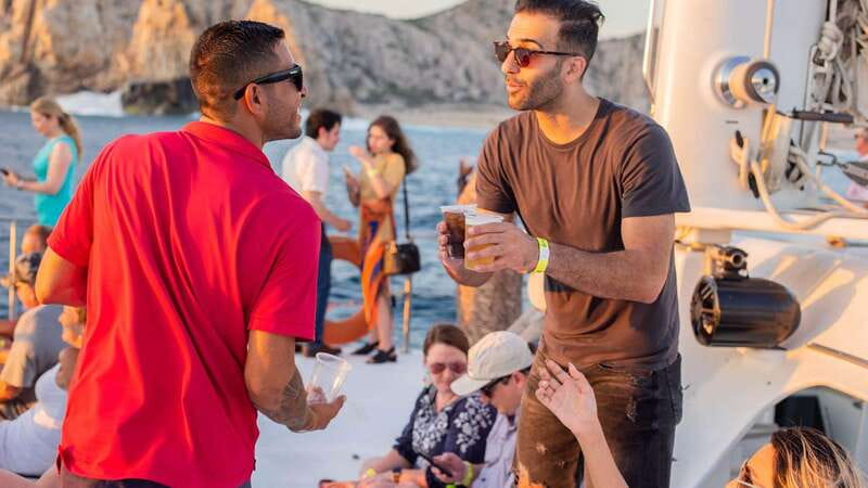 Cabo San Lucas: 2 Hour Sunset Cruise with Food and Wine - Why a 2-Hour Cabo San Lucas Catamaran Sunset Cruise Feels Just Right