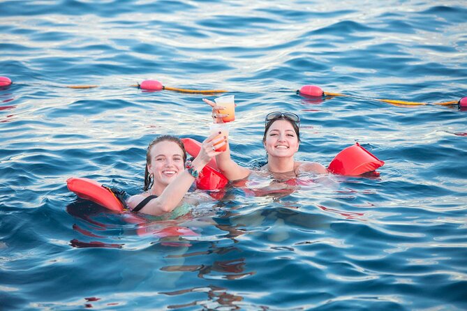 Cabo San Lucas Boat Tour with Snorkeling, Open Bar, and Lunch - Crew, photos, and the little moments that make it memorable
