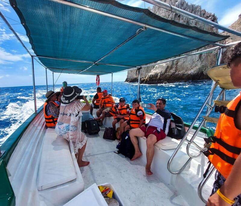 Cabo San Lucas: Classic Tour to the Arch in Glass Bottom - Pelican Rock, Neptune’s Finger, and Pirate’s Cave: the photo route