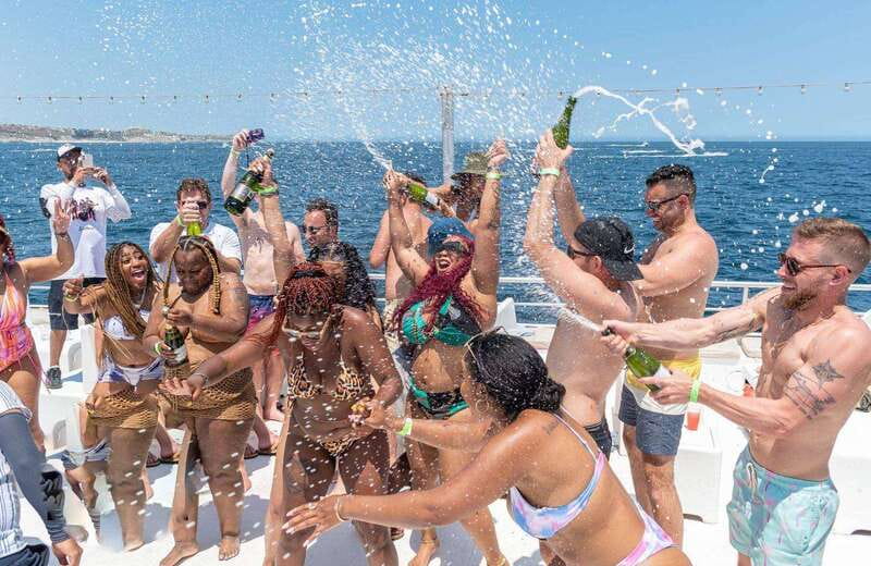 Cabo San Lucas: Hip Hop Boat Party with Unlimited Drinks - Champagne shower at the end: the big finish and photo value