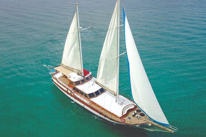 Cabo San Lucas Luxury Sailing Yacht and Dinner with a Chef - Weather, timing, and motion: how to make the 5:00 pm sunset work for you