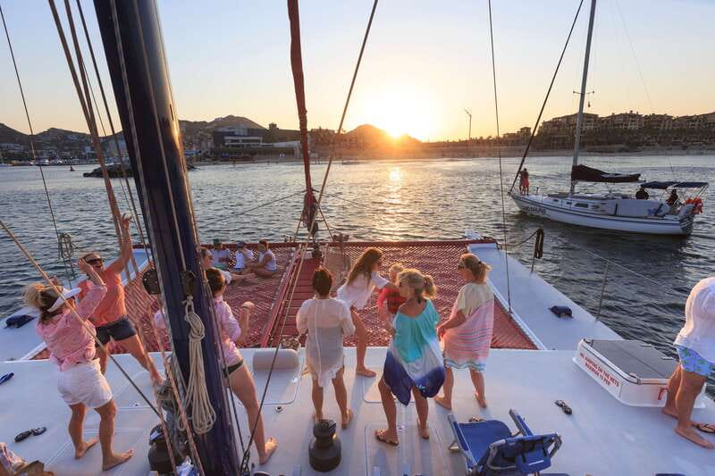 Cabo San Lucas: Snorkel, Lunch and Sail Experience - Food and Drinks: Taco Buffet, Guacamole, and an Open Bar