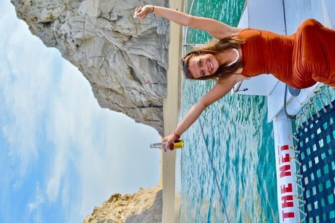 Cabo San Lucas Sunset Cruise with Unlimitted Drinks - El Arco photo stop: the quick window that makes the cruise worth it