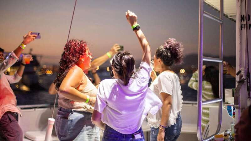Cabo San Lucas: Sunset Party Cruise with Open Bar - Pickup and getting back: what to watch so your cruise starts on time