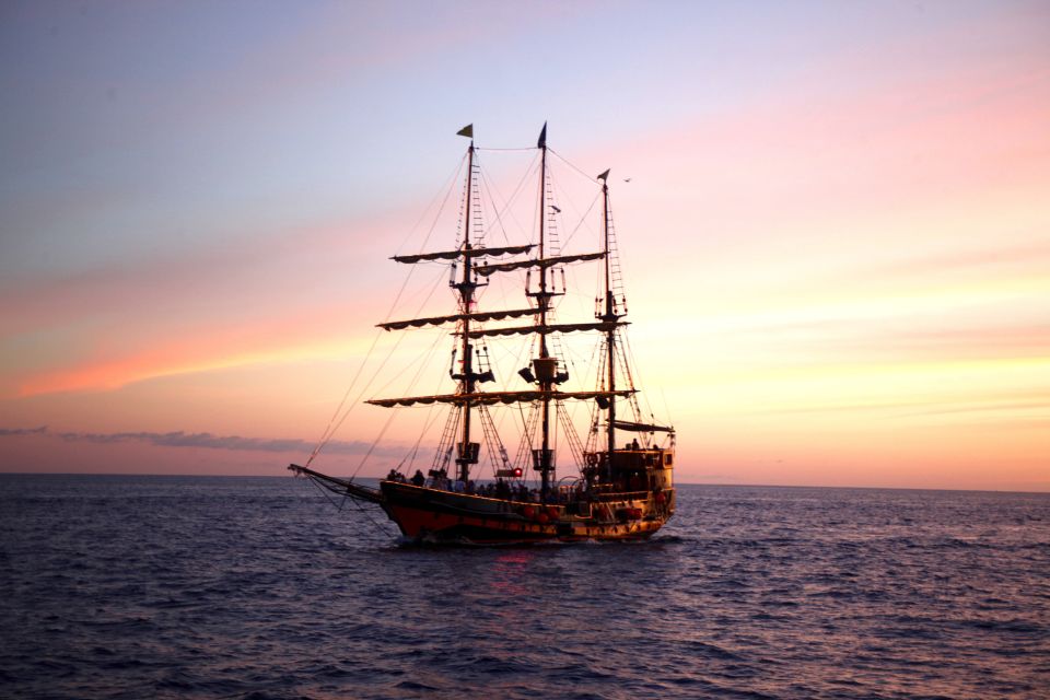 Cabo San Lucas: Sunset Pirate Ship Cruise with Dinner Show - Meeting at Dock 0: starting your Cabo evening on time