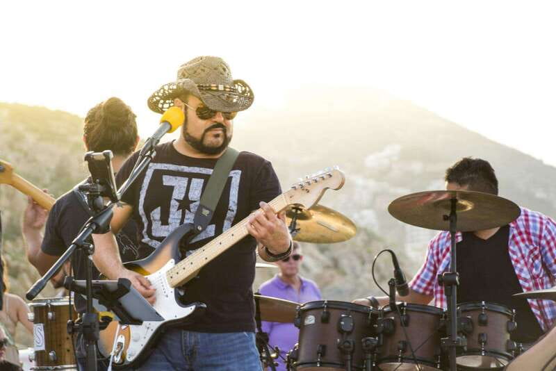 Cabo San Lucas: Sunset Premier Dinner & Show Cruise - Unlimited national open bar plus live music: your evening’s fuel