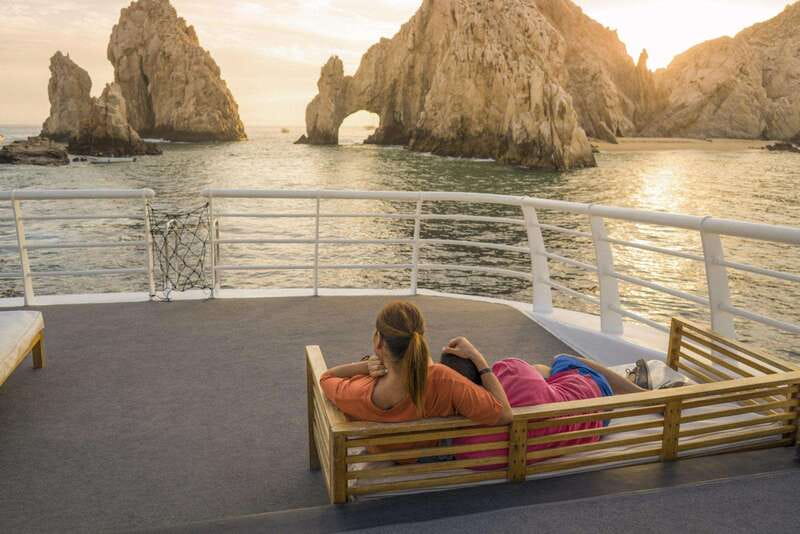 Cabo San Lucas: Sunset Premier Dinner & Show Cruise - Mexican and Argentinean live show: culture after the plates