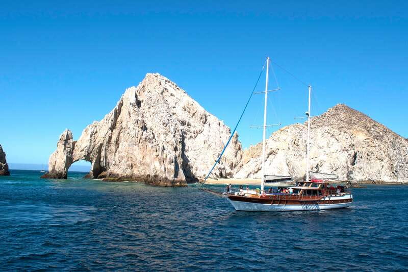 Cabo San Lucas: Sunset Yacht Cruise w/Chef Dinner & Open Bar - Should you book the Cabo Sunset Yacht Cruise w/Chef Dinner & Open Bar?