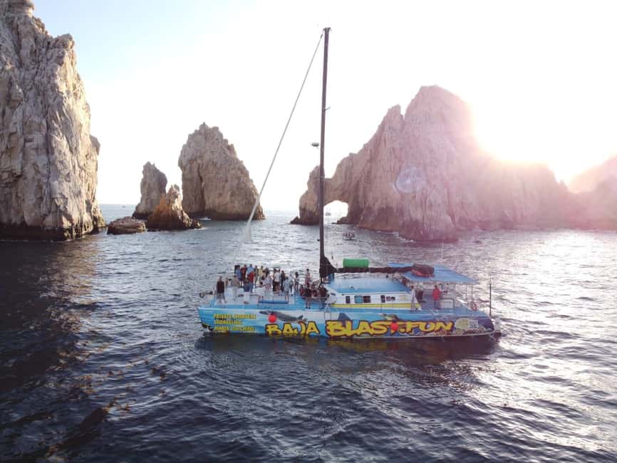 Cabo: Sunset Dj Party, Mexican Show and Tacos - Dock fee and delays: how to avoid frustration at the pier