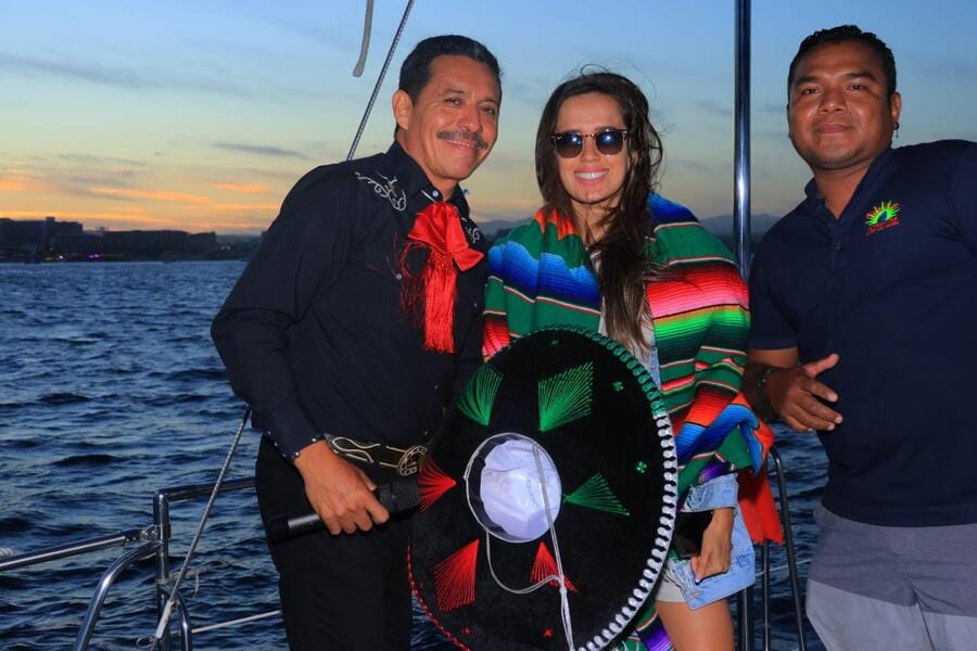Cabo: Sunset Dj Party, Mexican Show and Tacos - Who should book this, and who should skip it