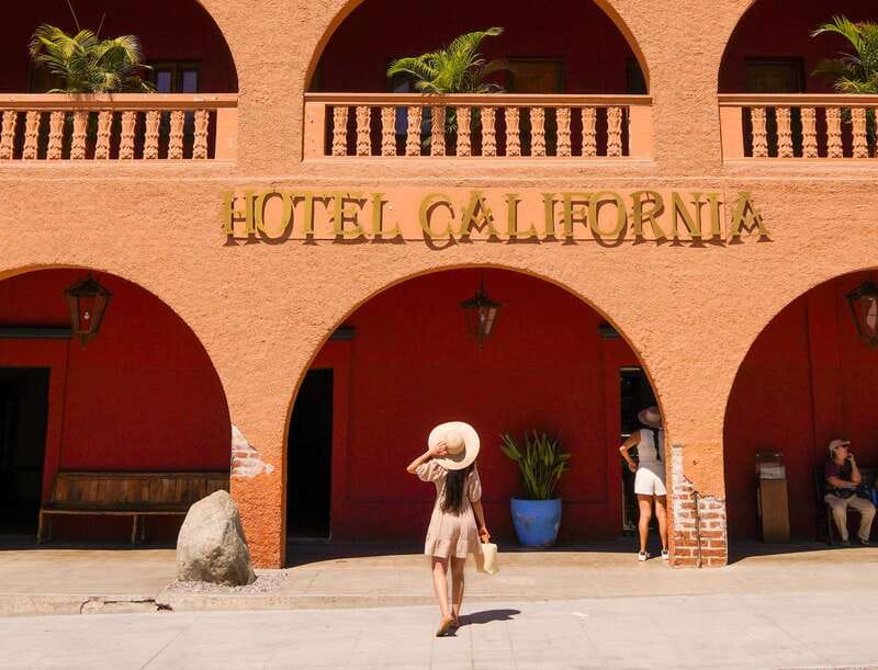 Cabo: Todo Santos Tour with Camel Ranch, Tequila and Lunch - Todos Santos walking time and the Hotel California pause