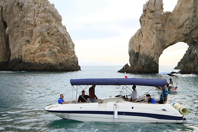 Cabo Yacht Tour to Lovers or Pelícano Beach + Beach Time - The 45-minute cruise: what you’re really paying for