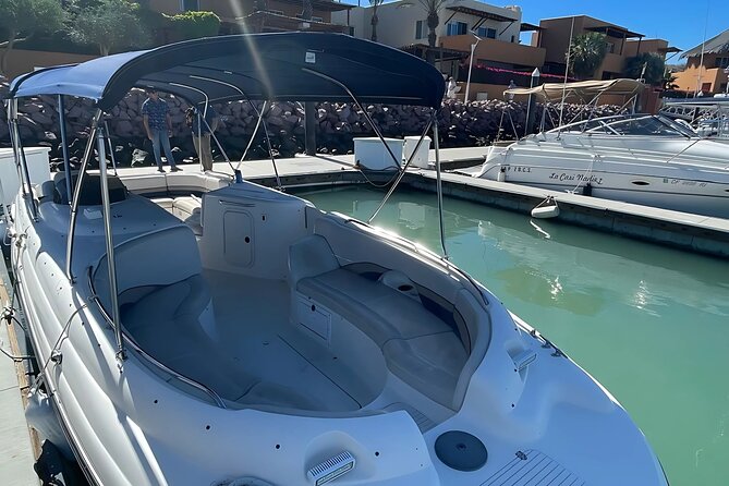 Cabo Yacht Tour to Lovers or Pelícano Beach + Beach Time - Lovers Beach vs. Pelícano Beach: how to choose