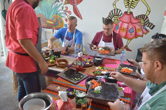 Cooking classes + margaritas and mezcal tasting - The Cooking Flow: Fresh Ceviche, Roasted Salsa, Perfect Guacamole