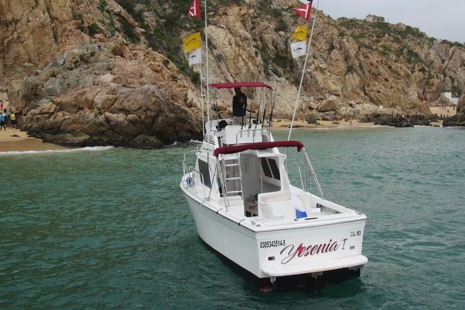 Deep Sea Fishing for 5 Hours from Cabo San Lucas - The captain and crew: bilingual help, hands-on moments