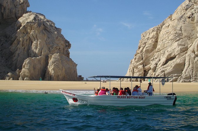 Glass Bottom Boat Ride to the Arch - How the guide affects the whole experience