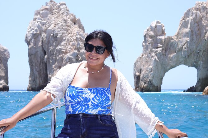 Group tour of the Cabo San Lucas Arch - El Arco time: 10 minutes that actually lets you take photos