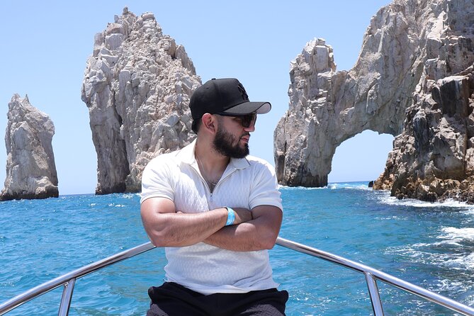 Group tour of the Cabo San Lucas Arch - Group size and pace: max 14 people means less stress
