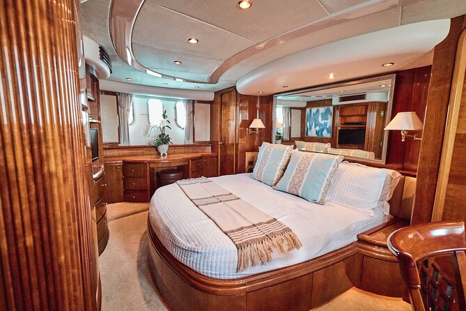 Heather Nikki 80 ft Italian Azimut Yacht Rental - Why the 80 ft Azimut boat size matters in Cabo