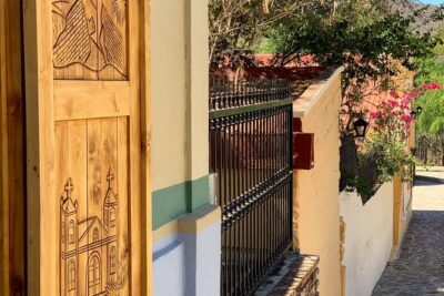 La Paz Tour, Historical City, Beach, Colonial and Beautiful scenery on the way! - La Paz stop: Malecón walks, beach views, and mission detail