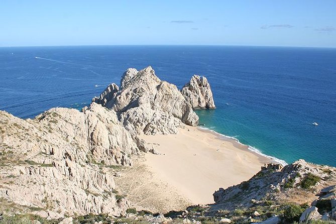 Land's End Sightseeing Boat Tour in Los Cabos - Stop 1: Medano Beach start—your launchpad for the landmarks