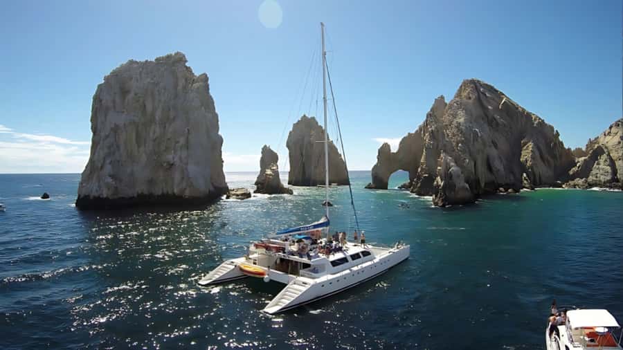 Los Cabos Catamaran: Iconic Sunset Cruise with Drinks & DJ - DJ Music Meets the Los Cabos Sunset: The Party Rhythm on Water
