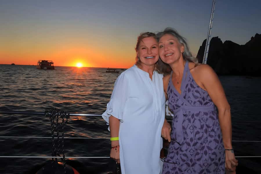 Los Cabos Catamaran: Iconic Sunset Cruise with Drinks & DJ - The Arch Photo Moment: How to Get the Best Views