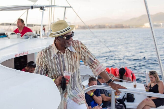 Los Cabos Jazz & Wine Sunset Cruise - Logistics that matter in Cabo: getting on the boat without stress