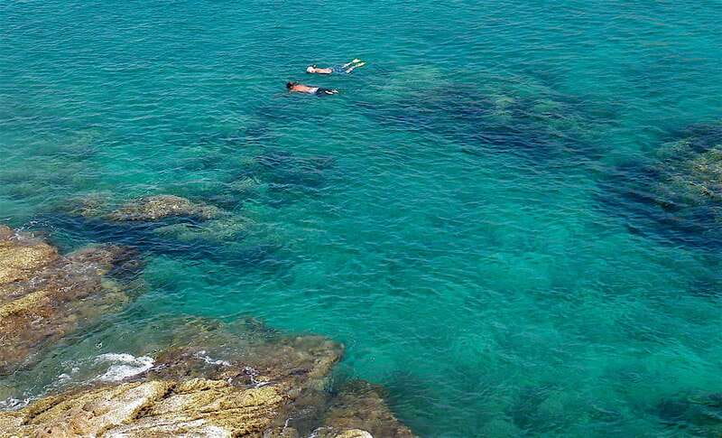 Los Cabos: Kayaking and Snorkeling in Two Pristine Bays - Chileno Bay: white sand, umbrella breaks, and a second snorkeling world