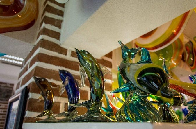 Los Cabos Private City Tour with Guide - Stop 3: Cabo San Lucas walking time and unusual souvenirs