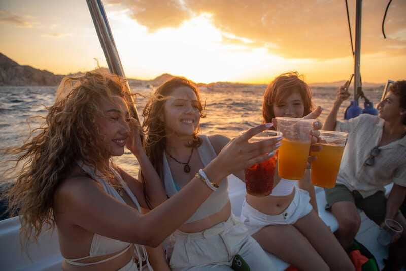 Los Cabos: Sunset Boat Tour to the Arch and Sea Lions - Sea lions plus the coastline caves: what the water ride really gives