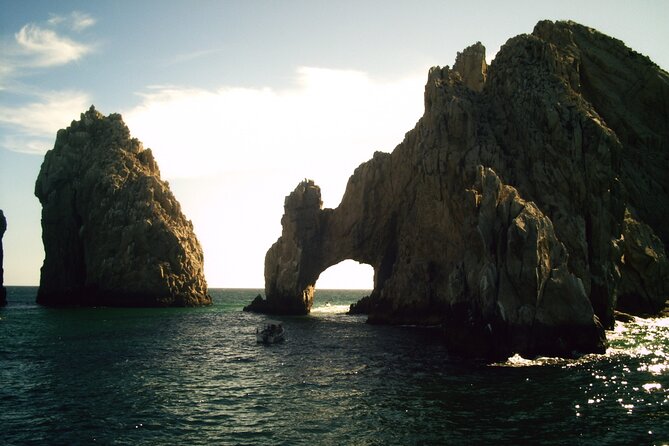 Luxury Cruise with Dinner and Music in Los Cabos - Price and value: dinner + drinks + views in a short window