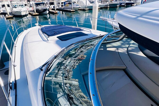 Luxury Yacht Tour in Los Cabos 45FT SeaRay Sundancer - A 45-foot SeaRay Sundancer is the right kind of luxury for Cabo