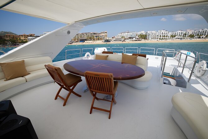 Number Juan 100ft Yacht Azimut Rental - Crew Service Details: Why the Team Makes the Yacht Day