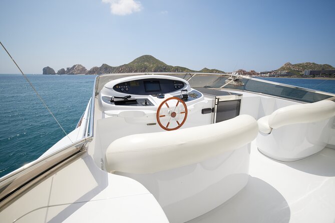 Number Juan 100ft Yacht Azimut Rental - Marina Pickup and Boarding: Getting Out on the Water Without the Hassle