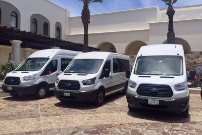 One way Private Transfer from Airport to San Jose Area - From airport to hotel: what “door-to-door” really means