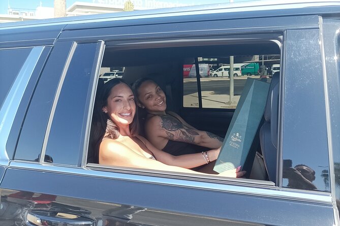 Private Airport Transportation in Cabo San Lucas - Communication and driver support: what it looks like in real life