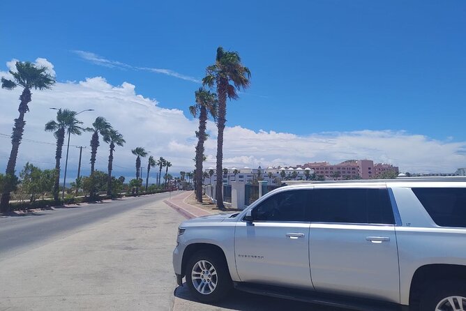 Private Airport Trip to Cabo San Lucas Hotels RT - 45-Minute Ride Comfort: Air Conditioning, Water, and Adult Drinks