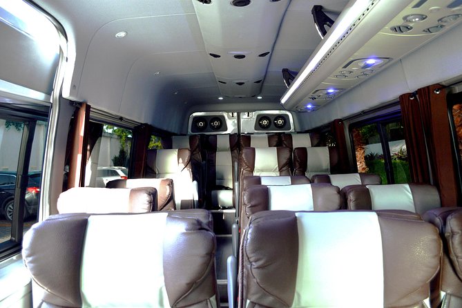 Private Arrival Luxury Transfer: San Jose International Airport to Hotels (1 - 5) - The SUV Ride Between SJD and Los Cabos: Comfort and Practical Comfort Wins