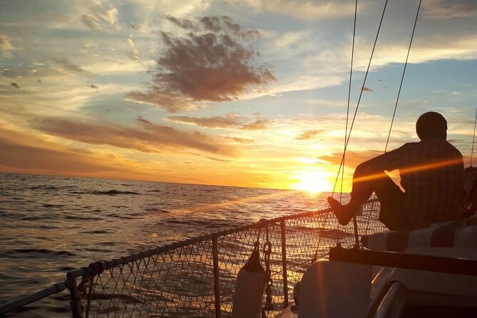 Private Cabo San Lucas Sunset Cruise on 33´ sailboat - Lover’s Beach and Medano Beach: Classic Cabo Views Without the Hassle